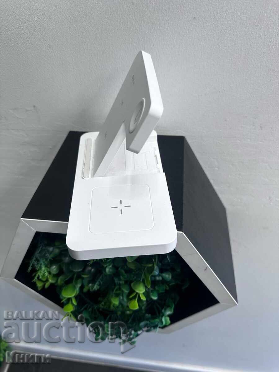 DEVIA 3-in-1 Wireless Charger with price 50.00 BGN | € 25.56 DEVIA 3-in-1 Wireless Charger with price 50.00 BGN | € 25.56