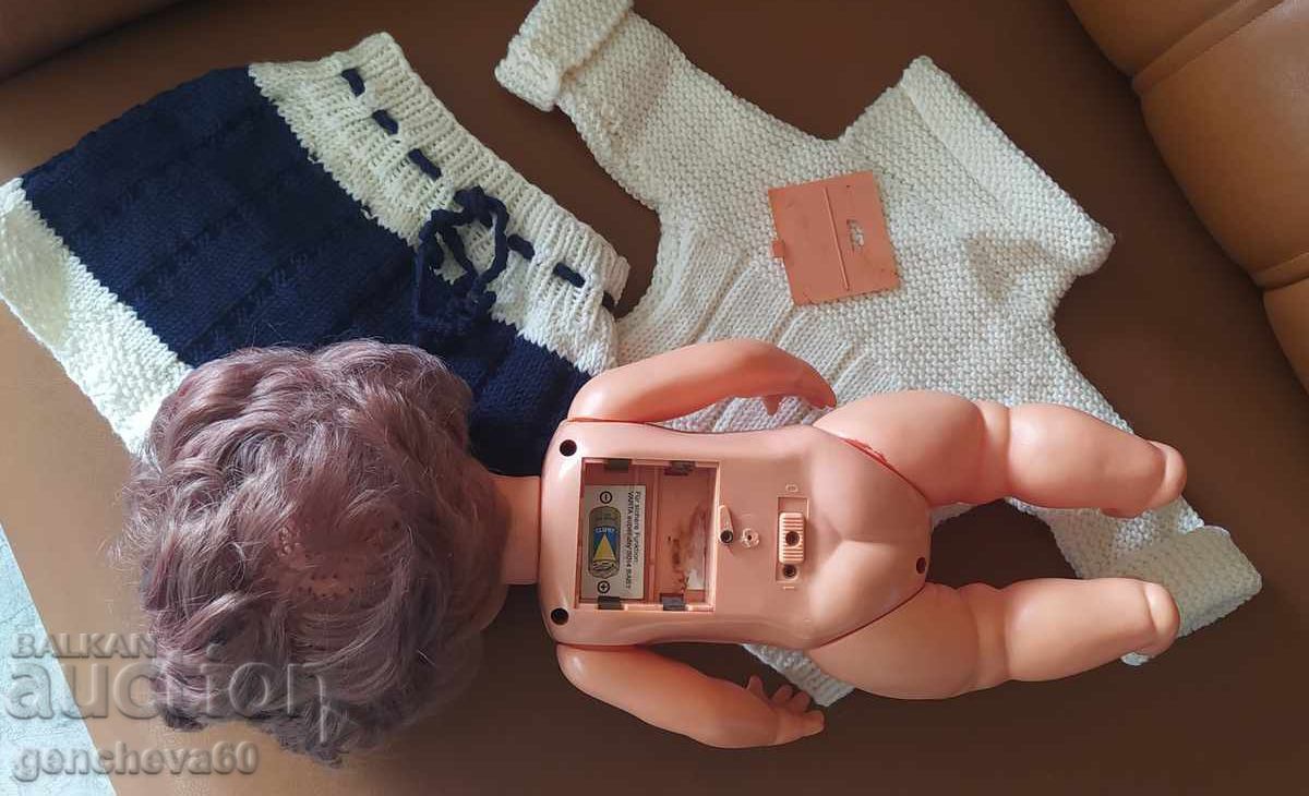 Păpușă ZAPF Germany cu haine tricotate noi cu preț € 12.00 | 23.47 BGN Păpușă ZAPF Germany cu haine tricotate noi cu preț € 12.00 | 23.47 BGN