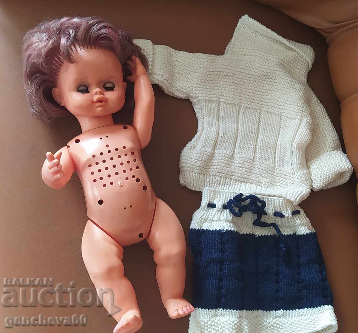 Аукцион Кукла ZAPF Germany с нови плетени дрехи Аукцион Кукла ZAPF Germany с нови плетени дрехи