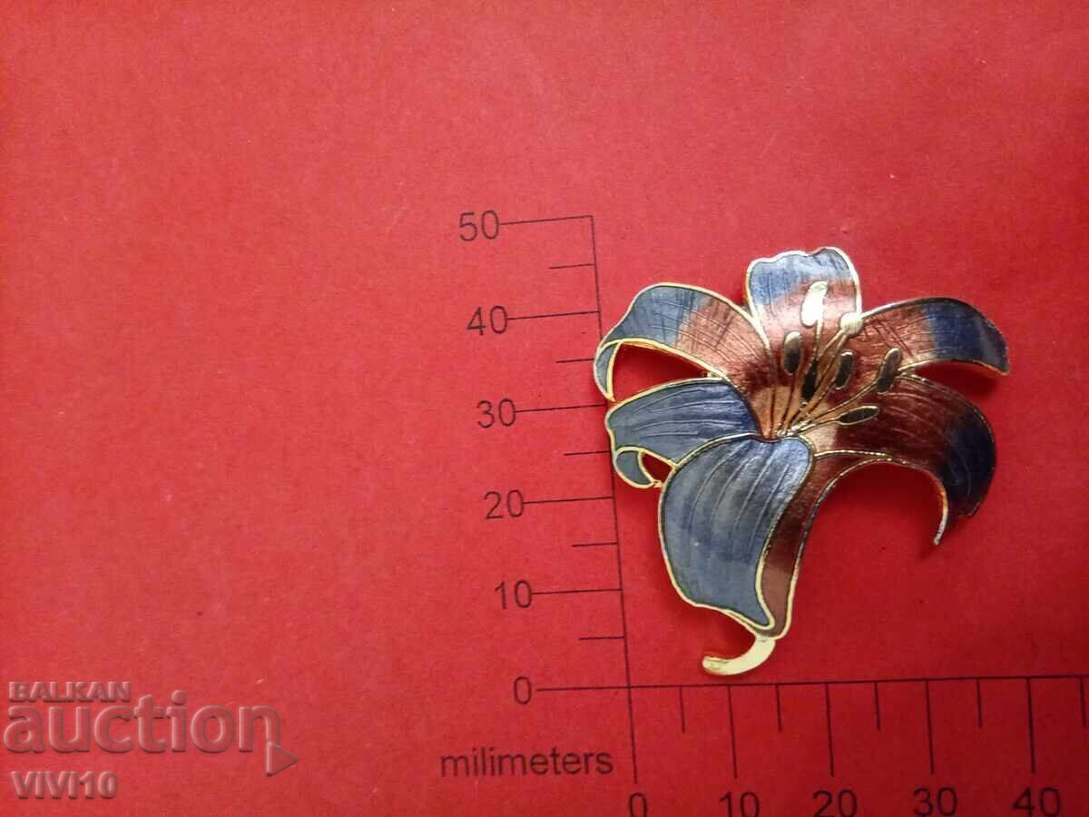 Antique enamel brooch, Gold plating, Cloisonné