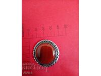 Старинна брошка