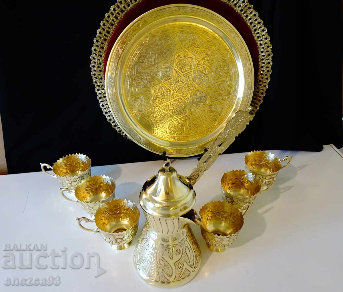 Licitație Serviciu de cafea din bronz, arabesc Licitație Serviciu de cafea din bronz, arabesc