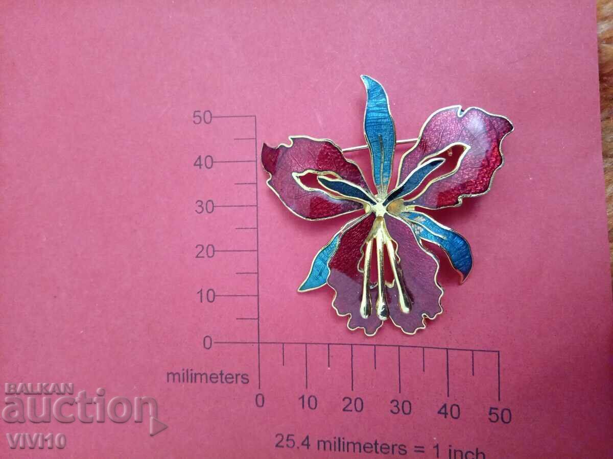 Antique enamel brooch, Gold plated Antique enamel brooch, Gold plated