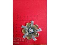 Старинна брошка емаил,  камъни