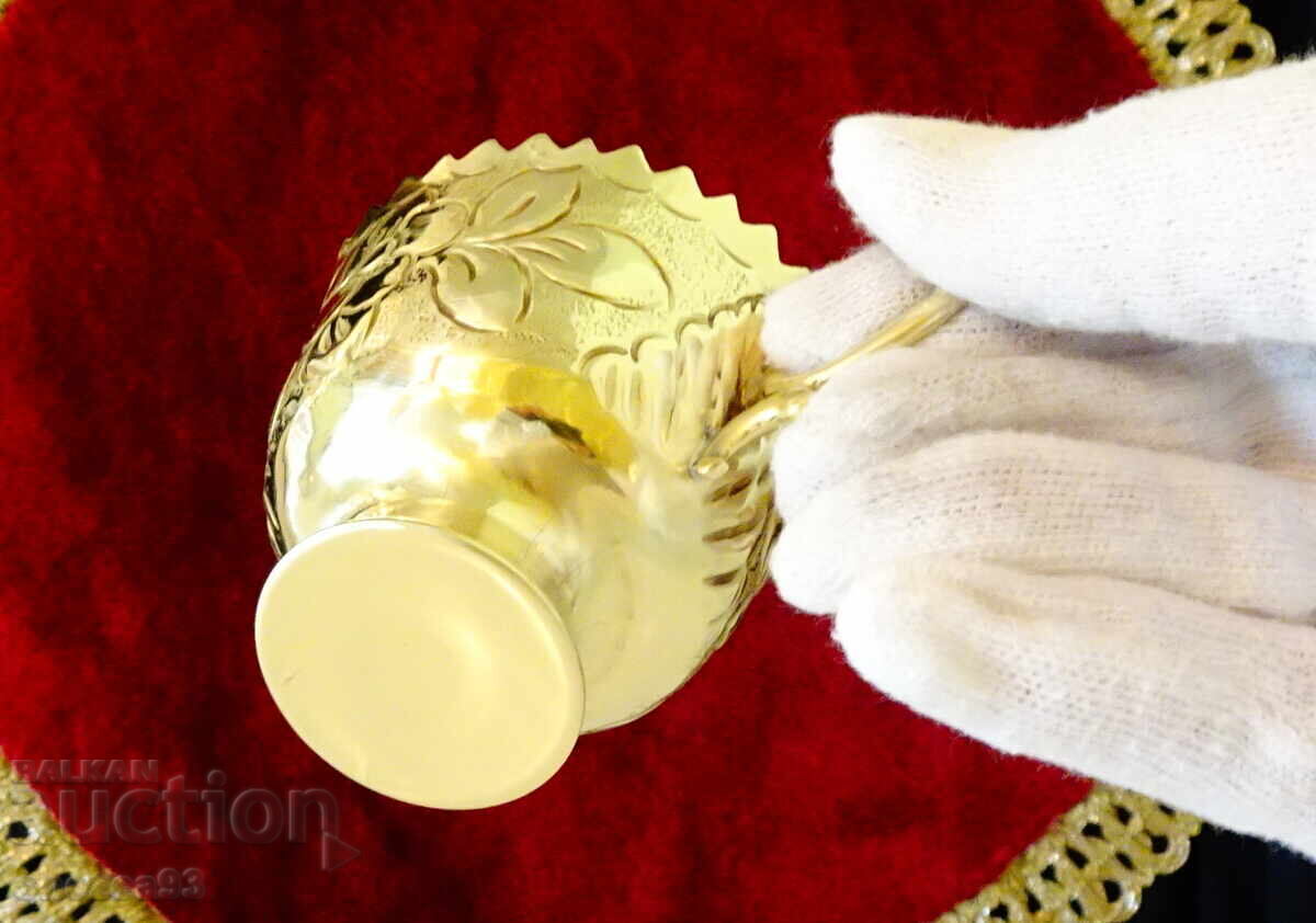 Арабски бронзови чаши 6 броя,релефни цветя. - 7 Арабски бронзови чаши 6 броя,релефни цветя. - 7