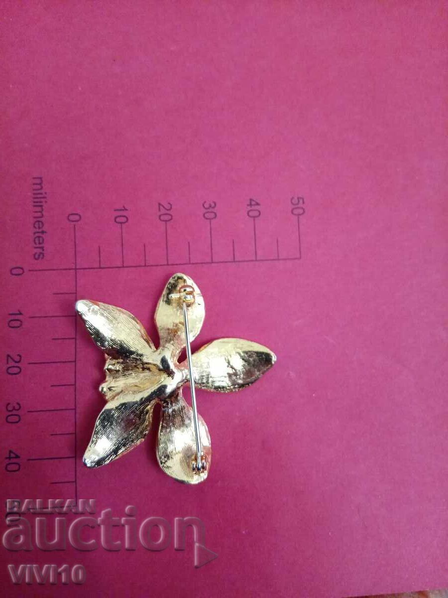 Antique enamel brooch, Gold plated with price 40.00 BGN | € 20.45