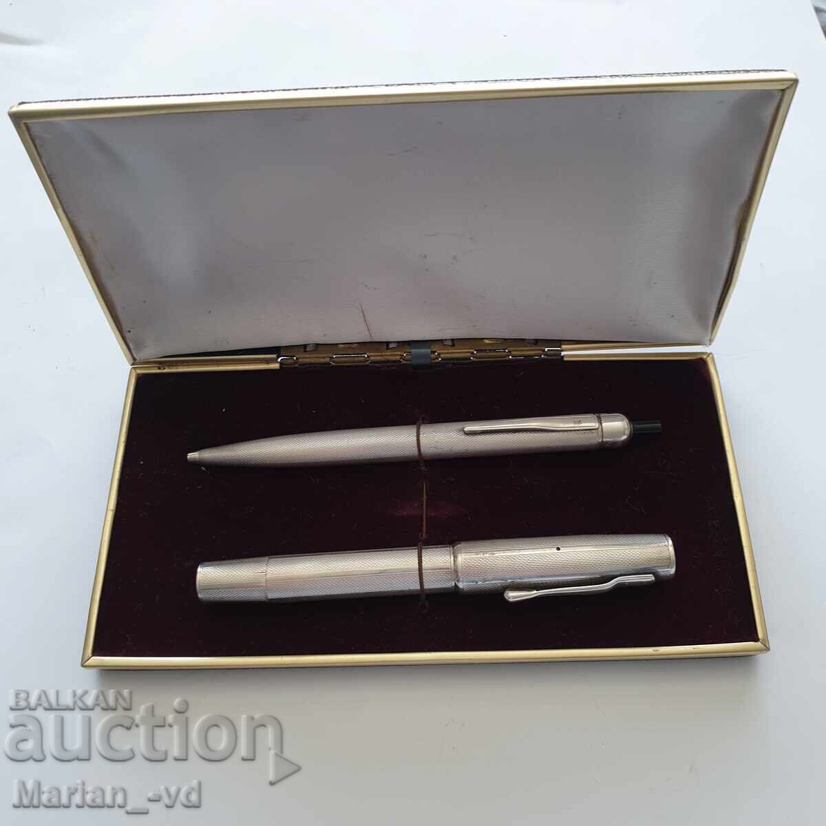 Ασημένια στυλό και πένα με χρυσή μύτη 14κ Warranted Ασημένια στυλό και πένα με χρυσή μύτη 14κ Warranted