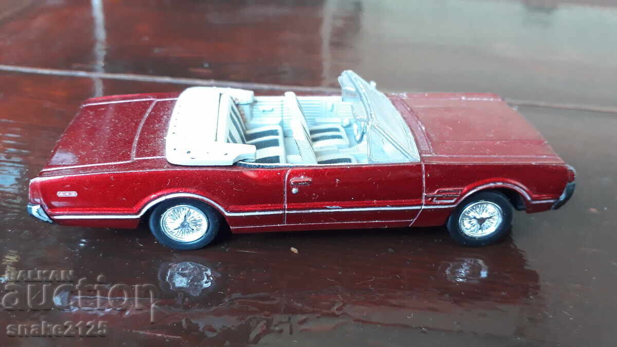 Auction Metal car - 1/43 OLDSMOBILE Auction Metal car - 1/43 OLDSMOBILE
