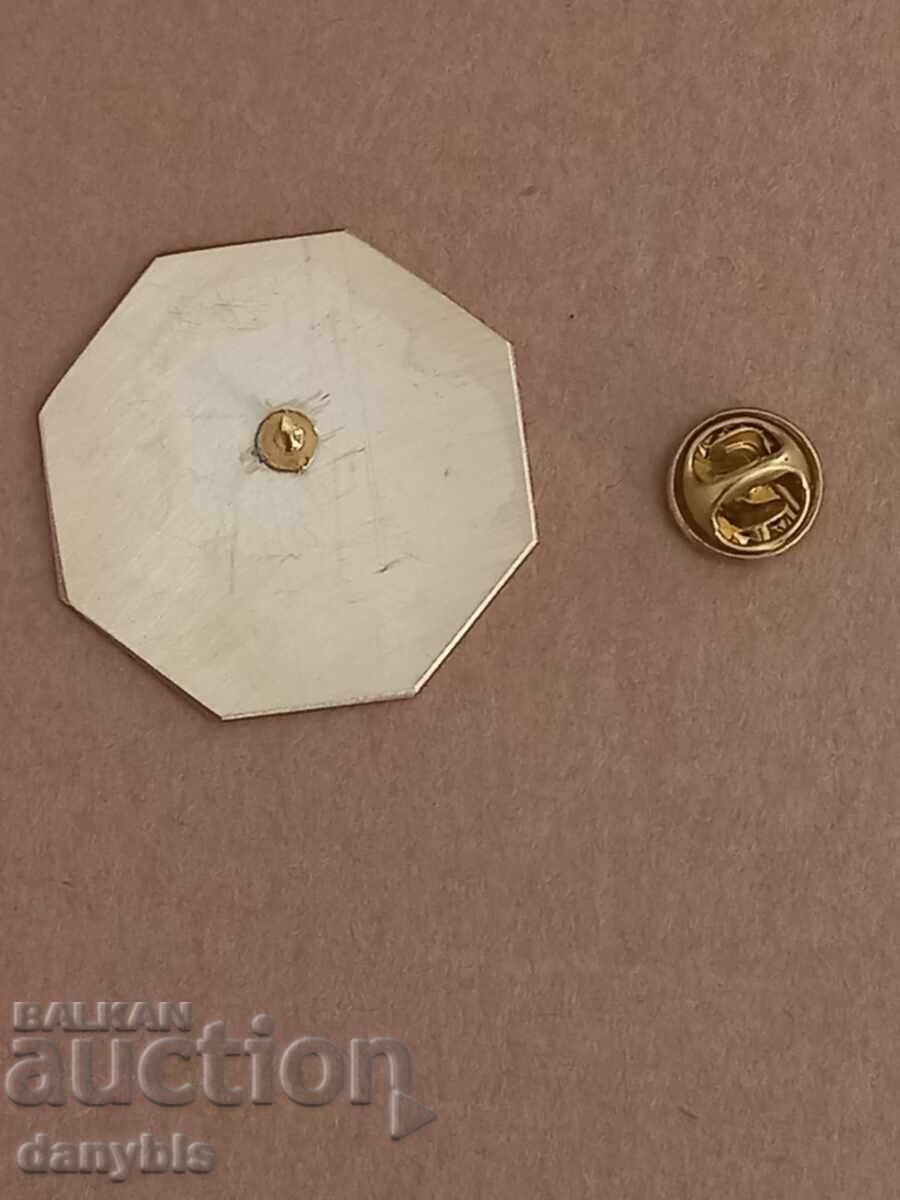 Emblemă de fotbal - Ludogoreț - Europa League 2019-20 cu preț 15.00 BGN | € 7.67