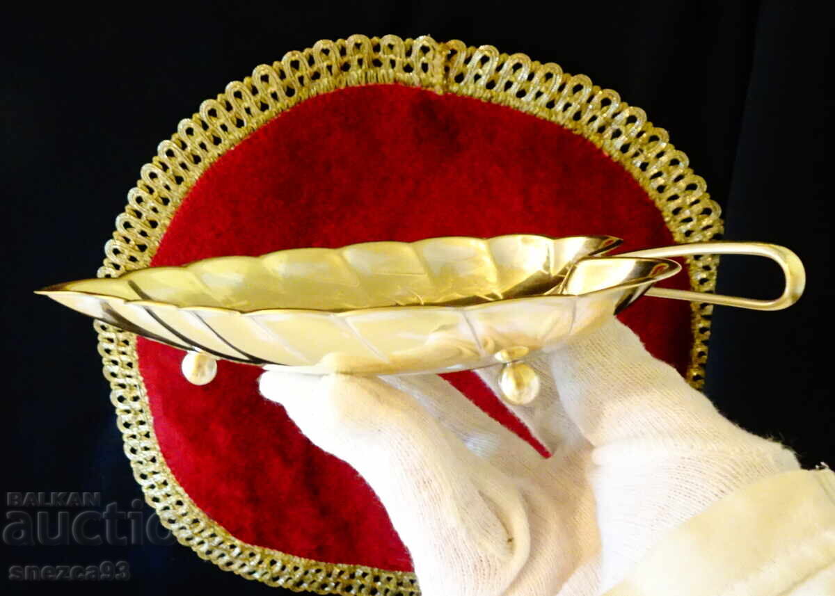 Аукцион Месингов съд на Quist,листо. Аукцион Месингов съд на Quist,листо.