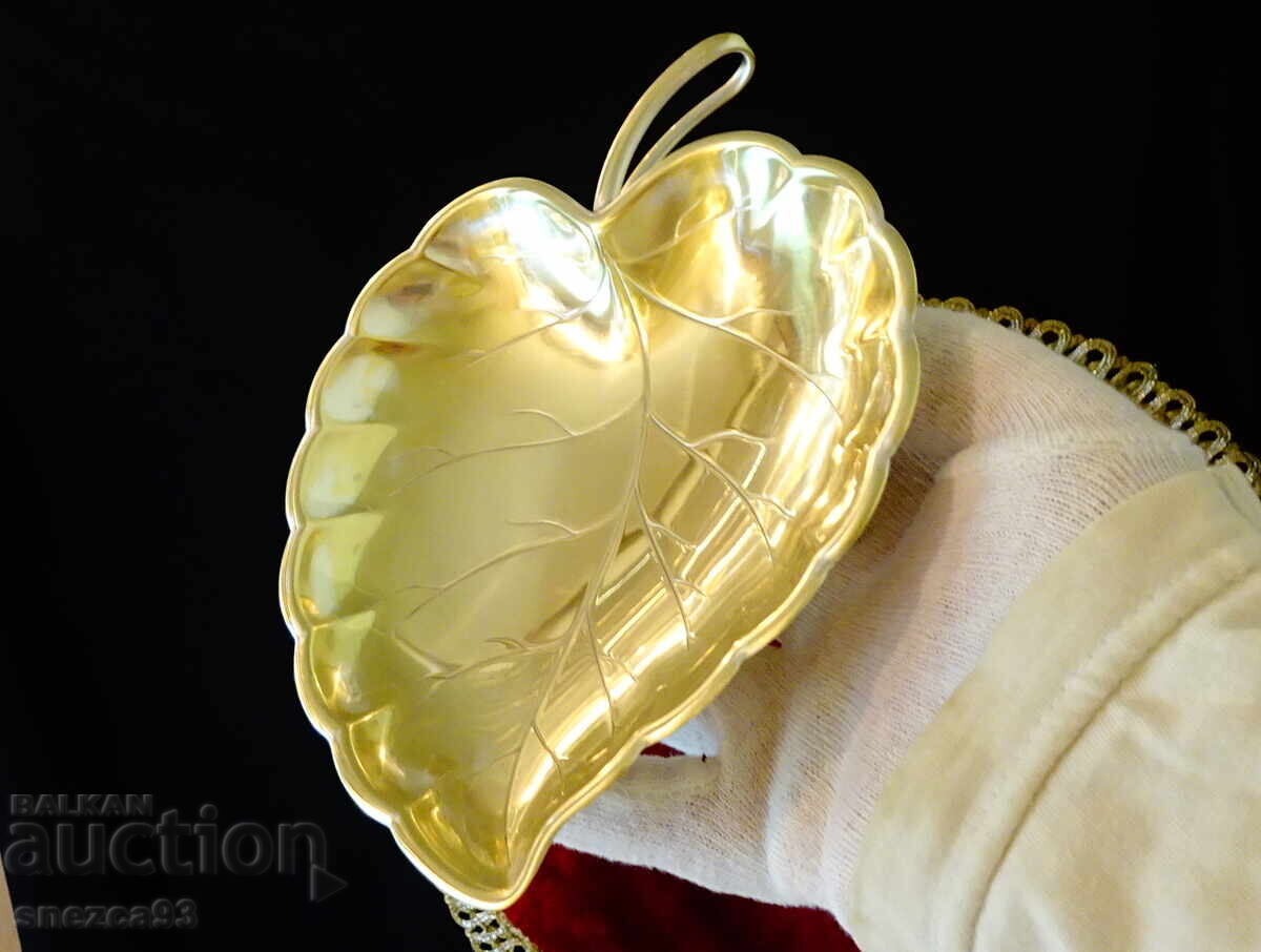 Доставка на Месингов съд на Quist,листо. Доставка на Месингов съд на Quist,листо.