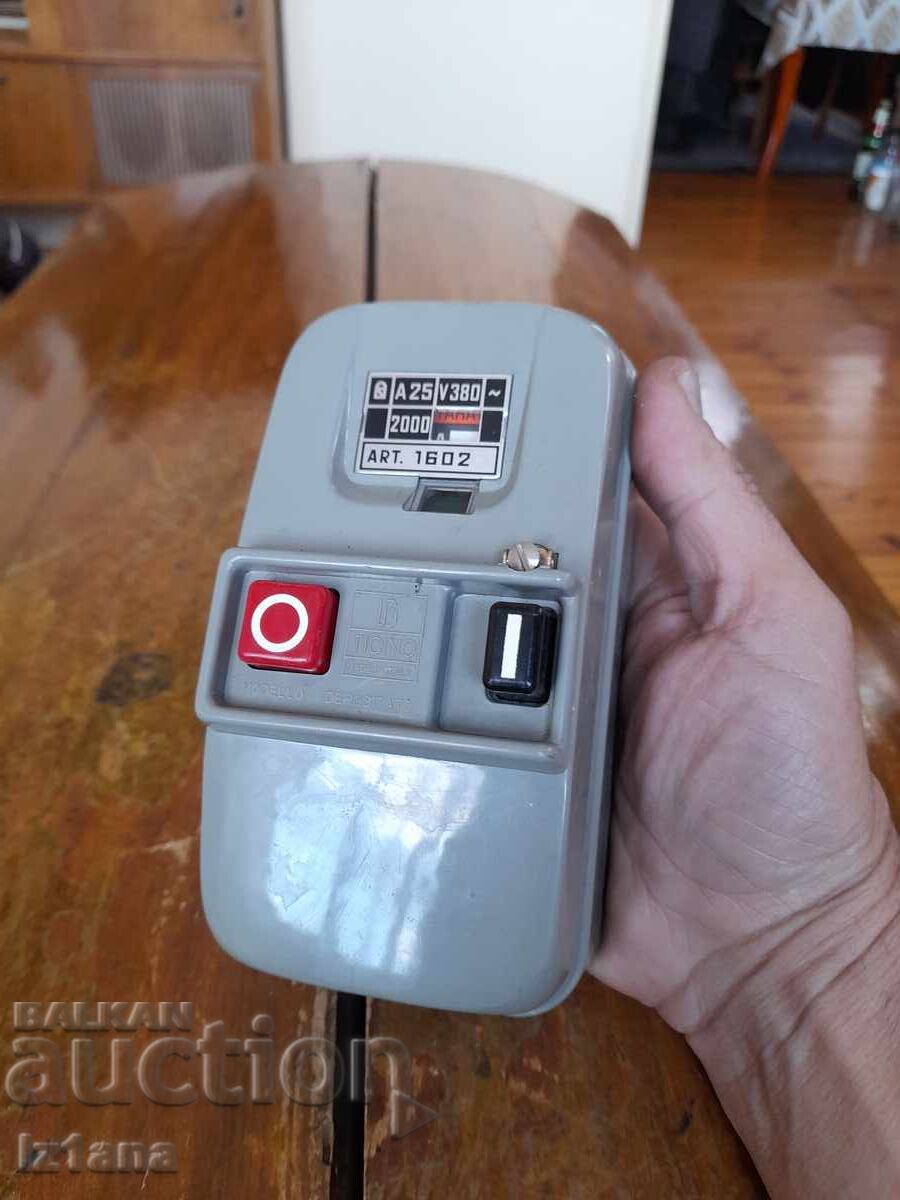 Стар електрически шалтер,прекъсвач,изключвател,включвател #7 с цена 55.00 лв. | € 28.12