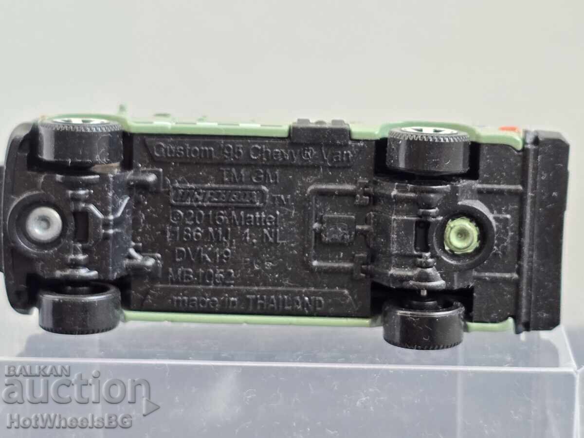 Matchbox No.MB 1052-Custom '95 Chevy Van - 6
