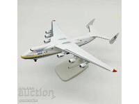 AN-225 Antonov cel mai mare avion din lume model machetă marfă