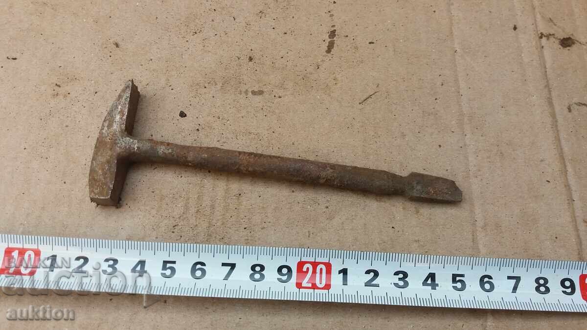 СТАРО МАЛКО ЗАНАЯТЧИЙСКО ЧУКЧЕ с цена 4.99 лв. | € 2.55 СТАРО МАЛКО ЗАНАЯТЧИЙСКО ЧУКЧЕ с цена 4.99 лв. | € 2.55