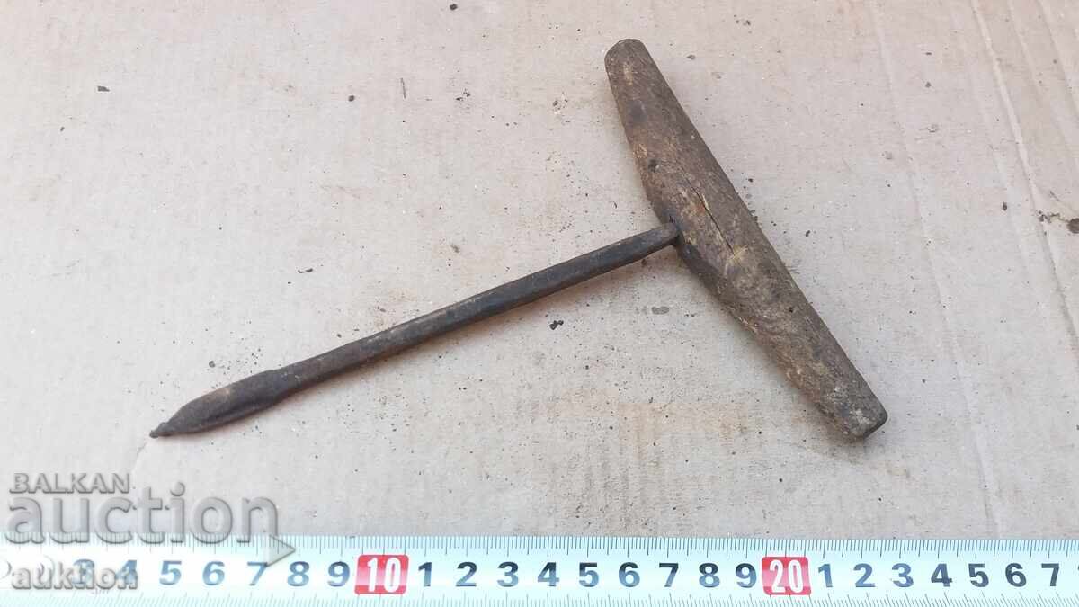 Auction CARPENTER'S DOUBLE AWEL Auction CARPENTER'S DOUBLE AWEL