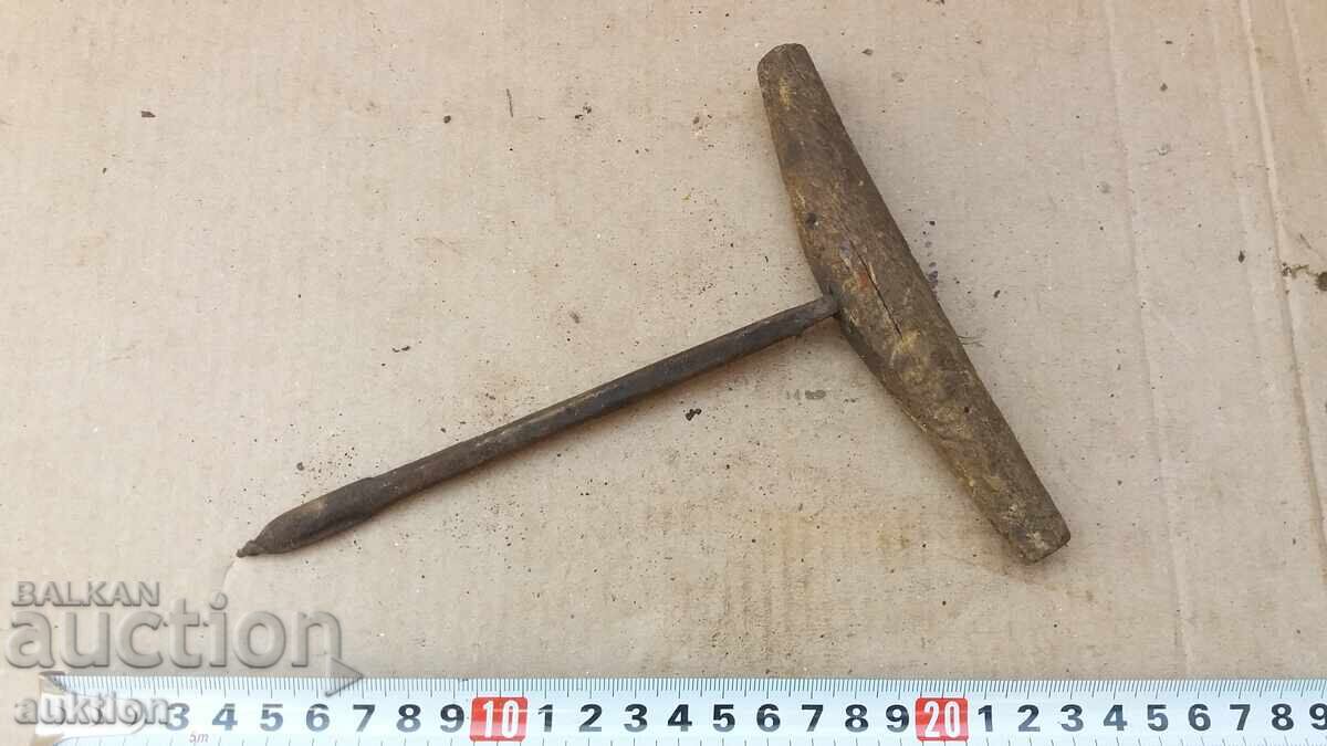 Delivery of CARPENTER'S DOUBLE AWEL Delivery of CARPENTER'S DOUBLE AWEL