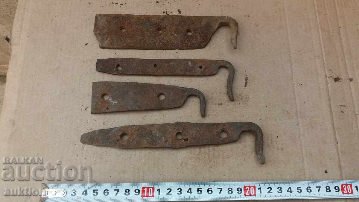 МАСИВНИ КОВАНИ ЗАКЛЮЧАЛКИ ЗА ПОРТА с цена 6.99 лв. | € 3.57 МАСИВНИ КОВАНИ ЗАКЛЮЧАЛКИ ЗА ПОРТА с цена 6.99 лв. | € 3.57