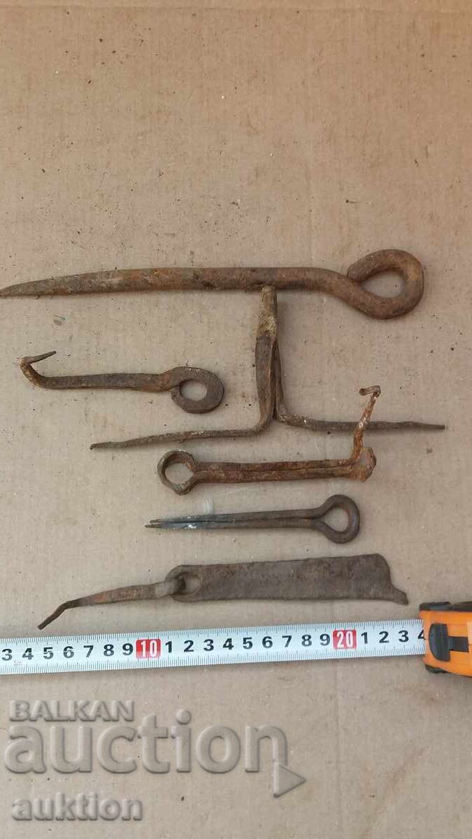 КОВАНИ МАСИВНИ ХАЛКИ ЗА ЗАКЛЮЧВАНЕ НА ПОРТИ