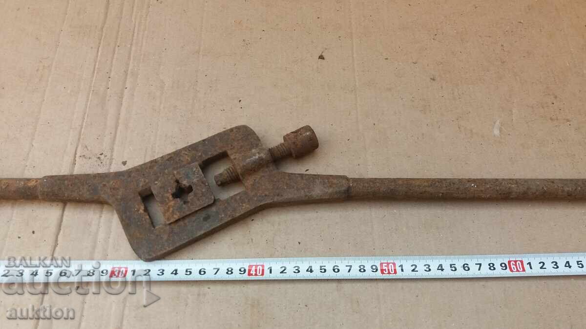 Доставка на МАСИВЕН СОЦ. ИНСТРУМЕНТ ЗА НАПРАВА НА РЕЗБА НА ТРЪБИ