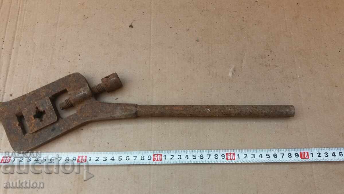 МАСИВЕН СОЦ. ИНСТРУМЕНТ ЗА НАПРАВА НА РЕЗБА НА ТРЪБИ - 6