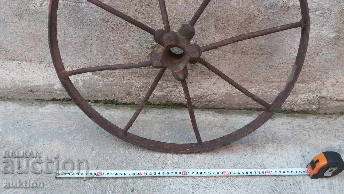 Доставка на СТАРО КОЛЕЛО ОТ КАРУЦА - МАСИВНО ЖЕЛЯЗО