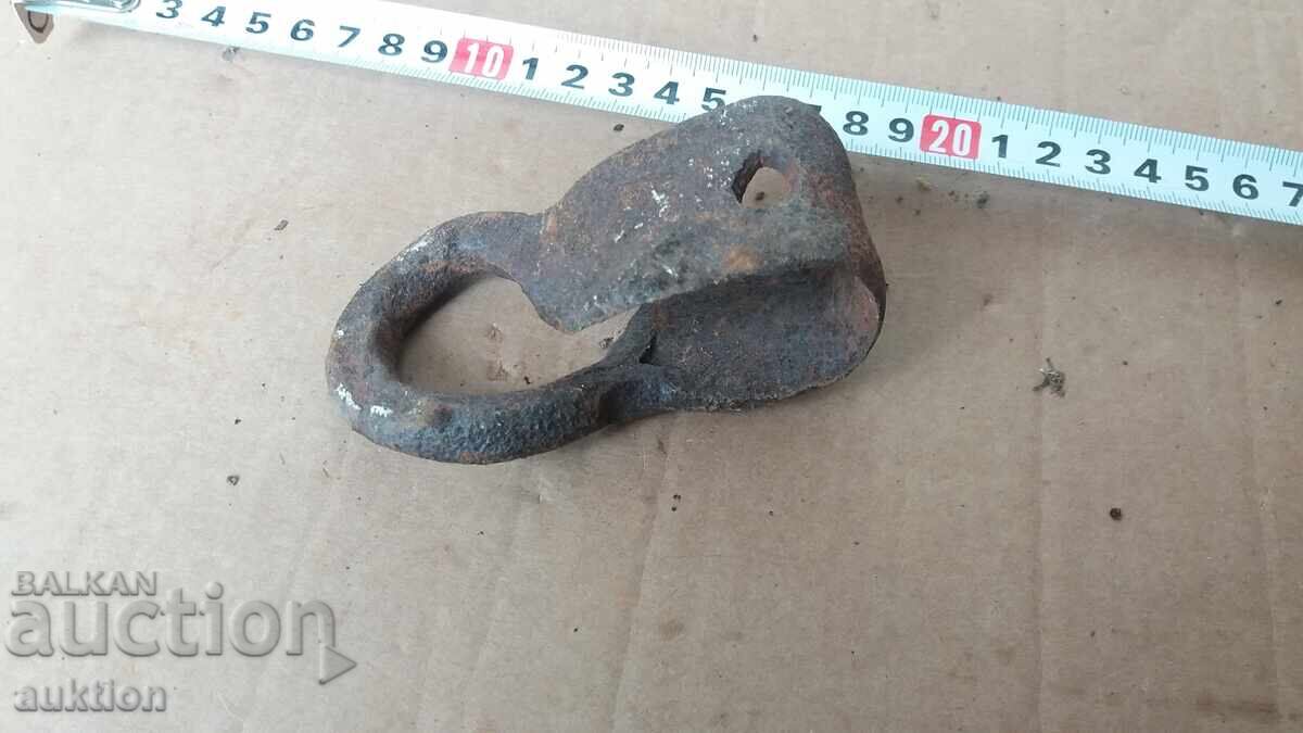 СТАРА КОВАНА ЗАКЛЮЧАЛКА с цена 2.99 лв. | € 1.53