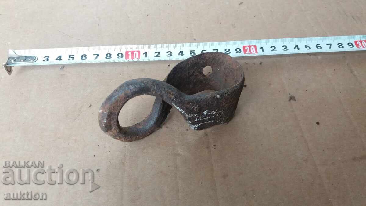 Доставка на СТАРА КОВАНА ЗАКЛЮЧАЛКА