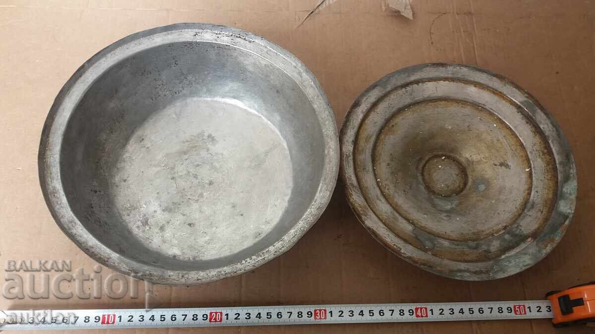 Licitație Oală de aramă forjată, de epocă, pentru gătit Licitație Oală de aramă forjată, de epocă, pentru gătit