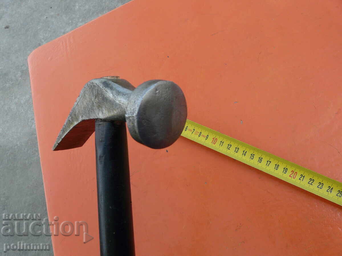 Ciocan de cizmar vechi - 314 cu preț 40.00 BGN | € 20.45 Ciocan de cizmar vechi - 314 cu preț 40.00 BGN | € 20.45