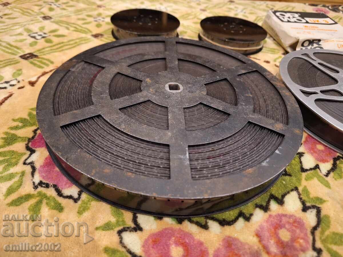 Filme alb-negru de 16mm cu preț 20.00 BGN | € 10.23 Filme alb-negru de 16mm cu preț 20.00 BGN | € 10.23