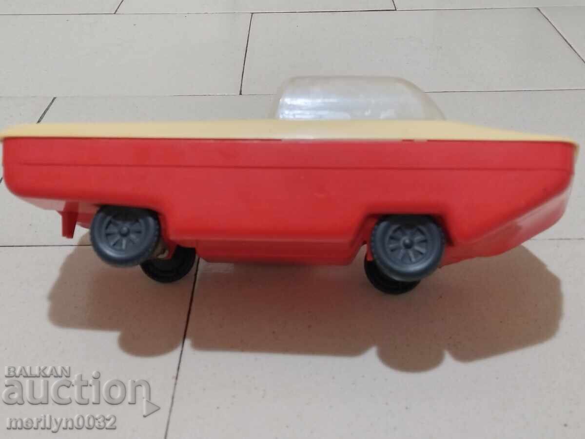 Licitație Jucărie pentru copii, cărucior din plastic, mașină, automobil Licitație Jucărie pentru copii, cărucior din plastic, mașină, automobil