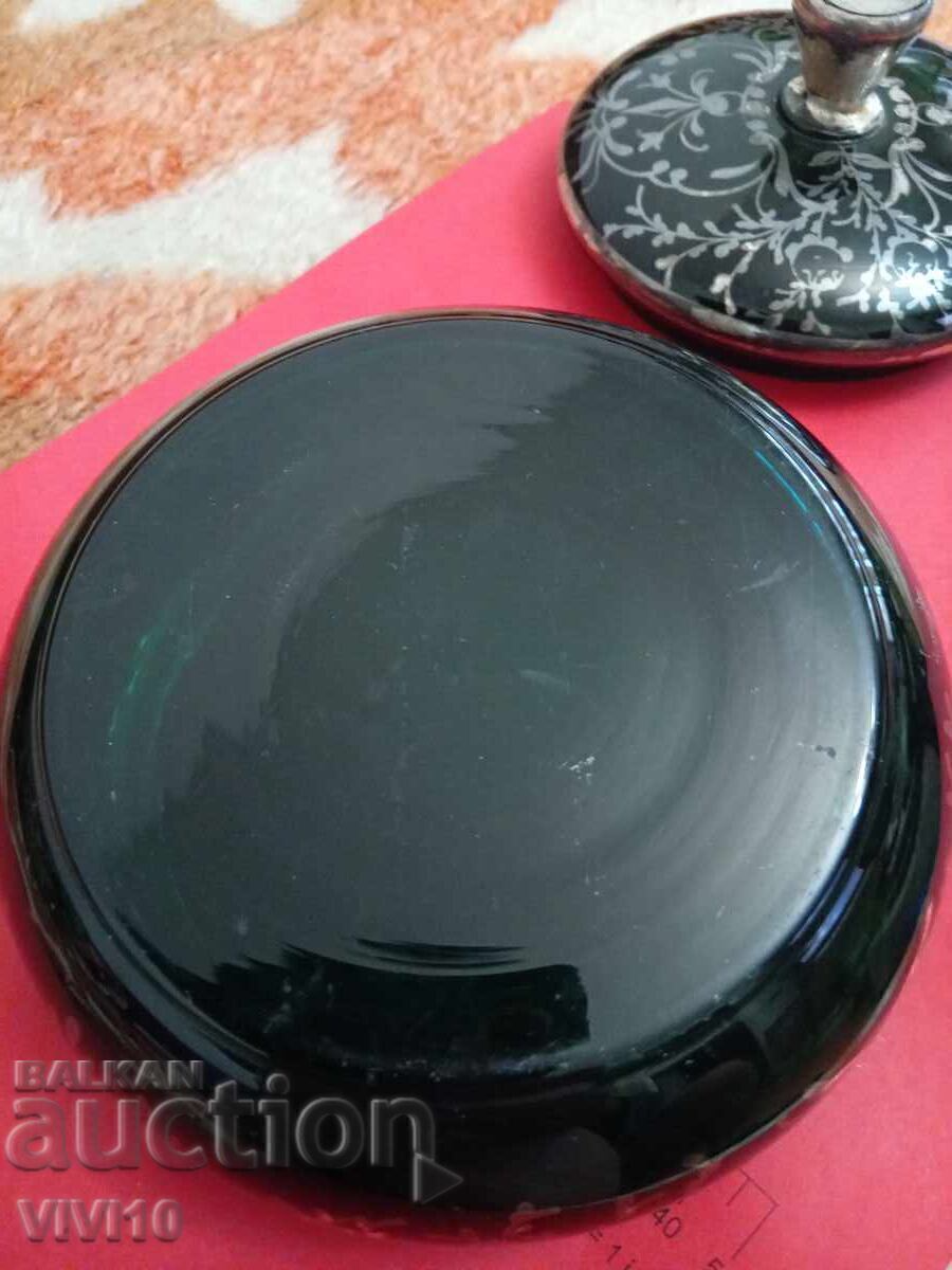 Аукцион Старинна бонбониера със сребро Аукцион Старинна бонбониера със сребро