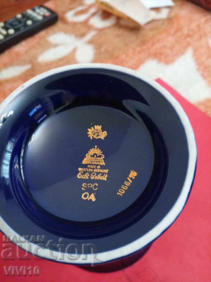 Δημοπρασία Αρχαίο πορσελάνινο βάζο 17 εκ. με σήμανση