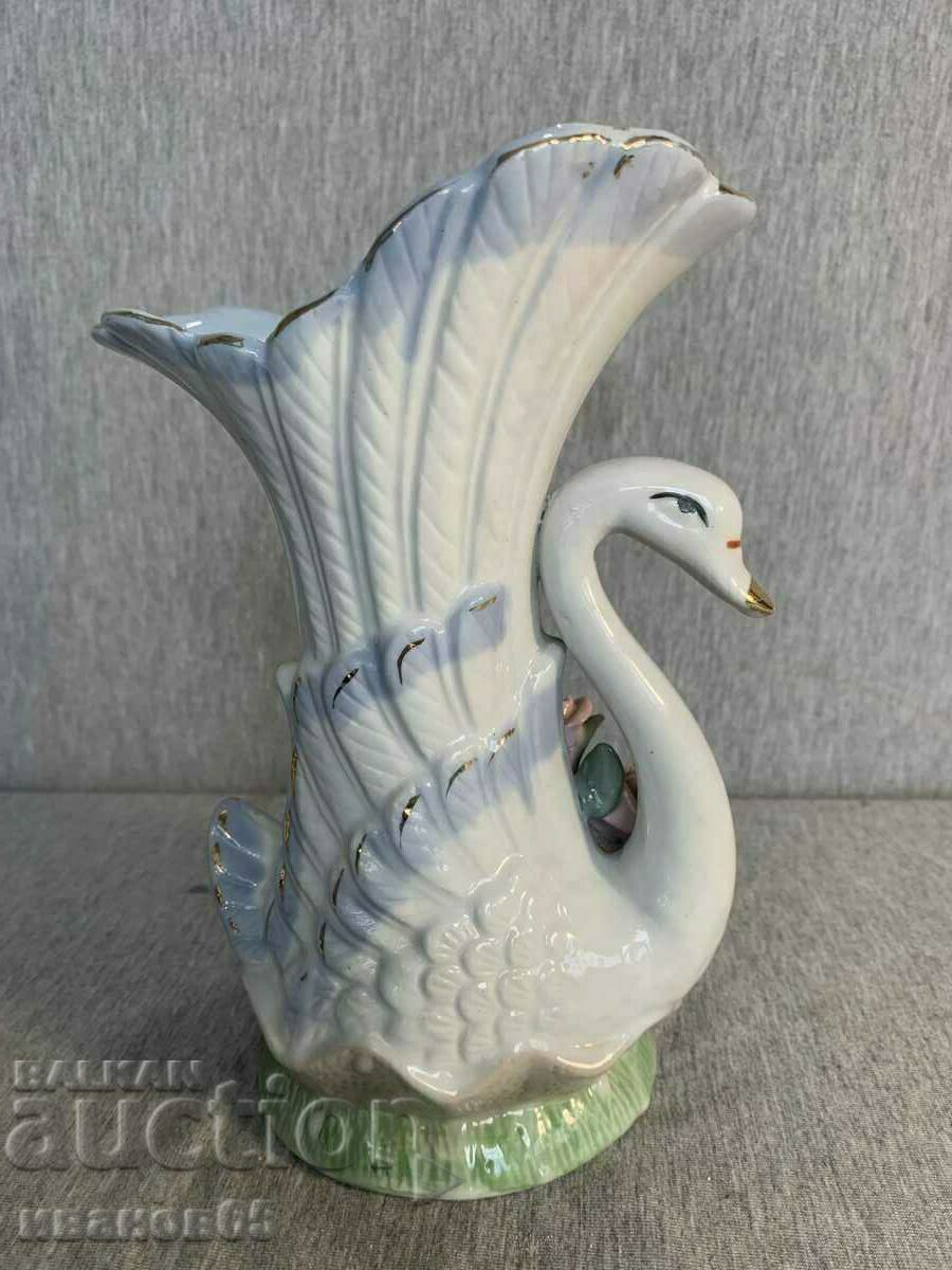 Auction  porcelain figure