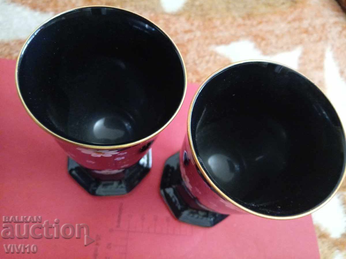 Căni vechi, marcate, 2 buc cu preț 80.00 BGN | € 40.90