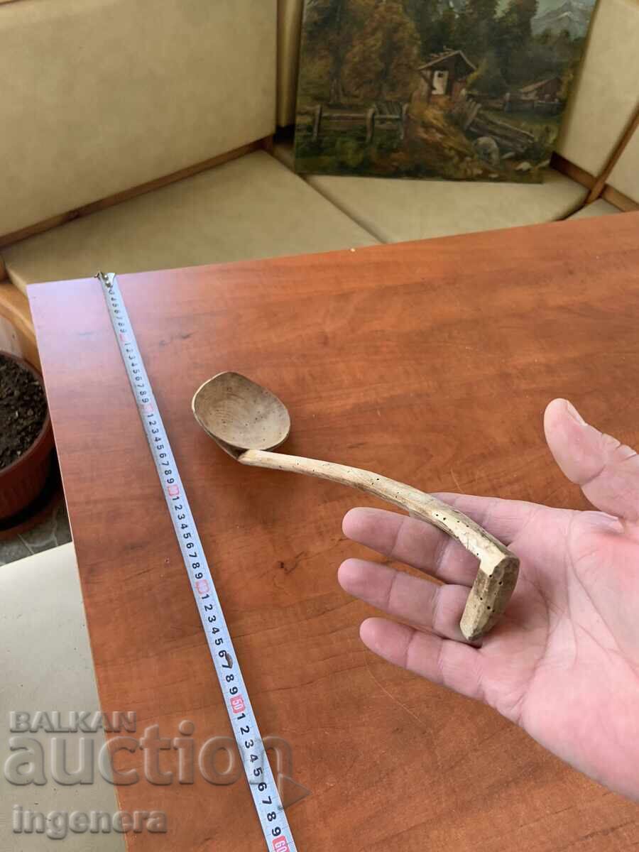 ЛЪЖИЦА ДЪРВЕНА СТАРИННА РЪЧНО ДЯЛАНА с цена 12.00 лв. | € 6.14