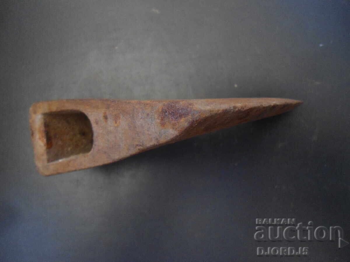 Доставка на Стара брадва, секира, маркирана Доставка на Стара брадва, секира, маркирана