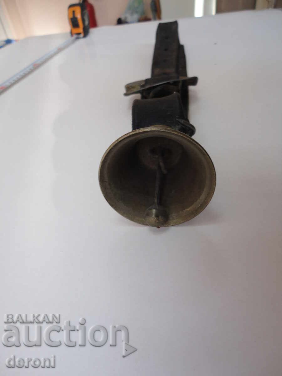 Бронзова камбанка чан с ремък оглавник катарама с цена 50.00 лв. | € 25.56