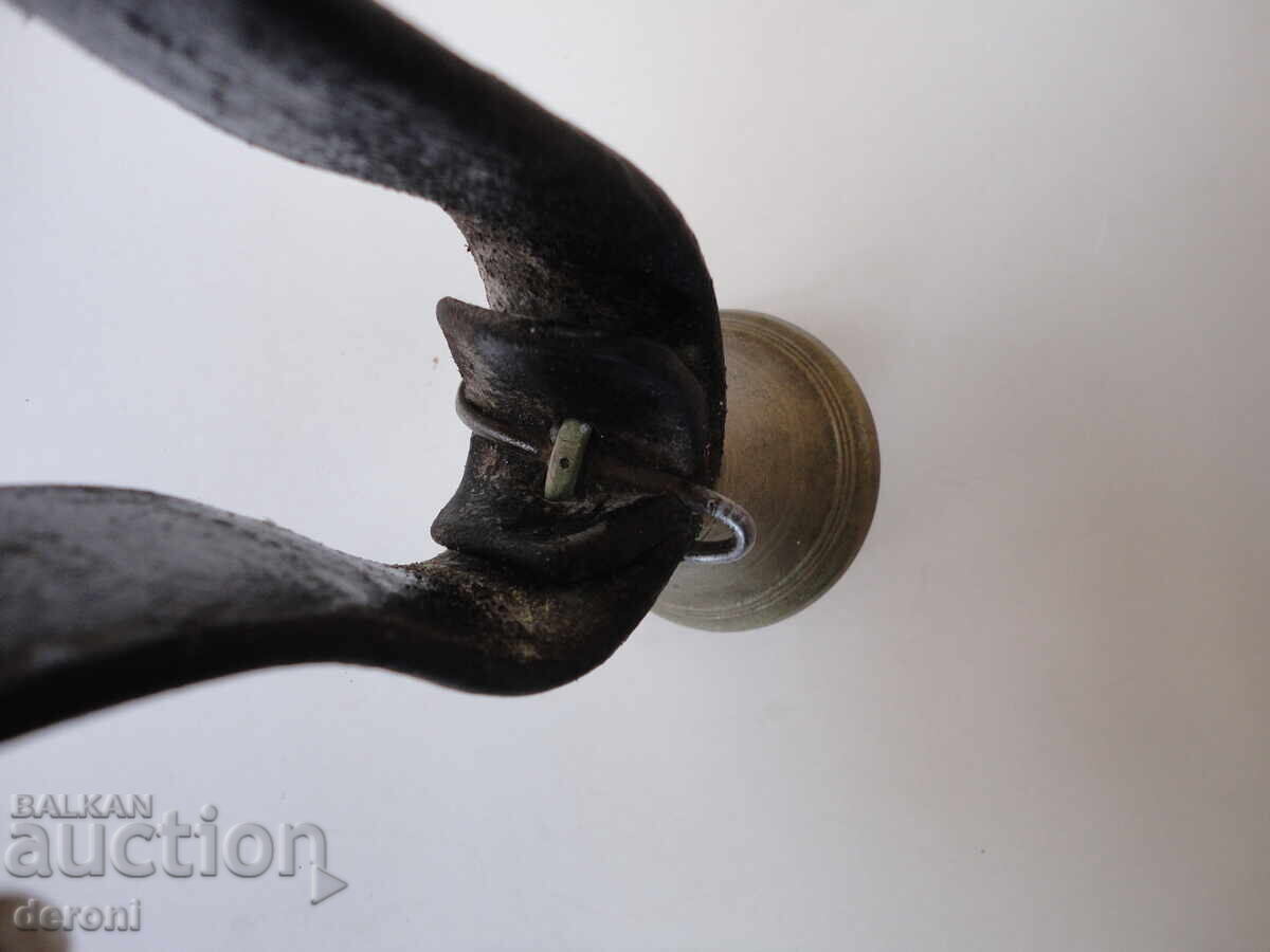 Бронзова камбанка чан с ремък оглавник катарама - 5