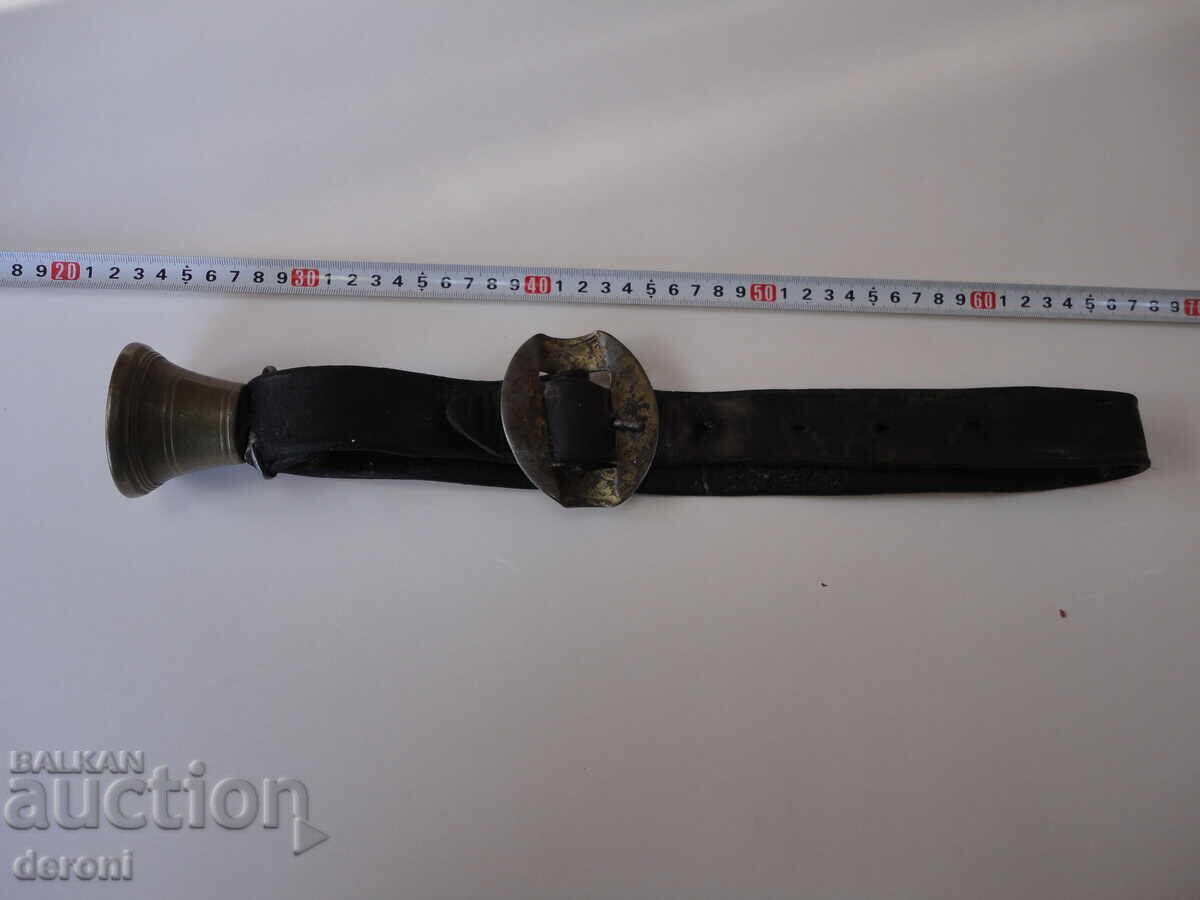 Бронзова камбанка чан с ремък оглавник катарама