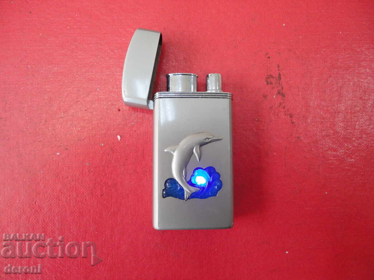 Great lighter with a Dolphin 1 - 5