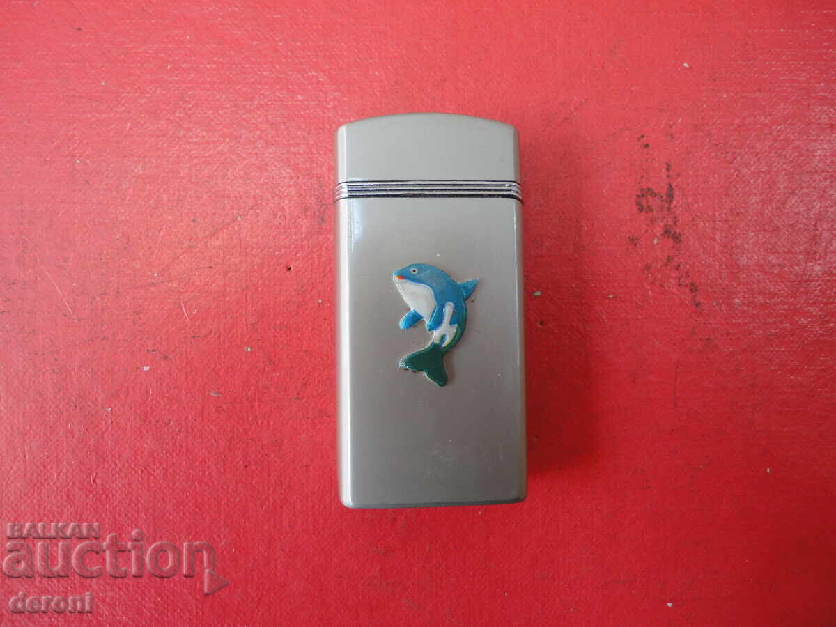 Great lighter with a Dolphin 1 - 6