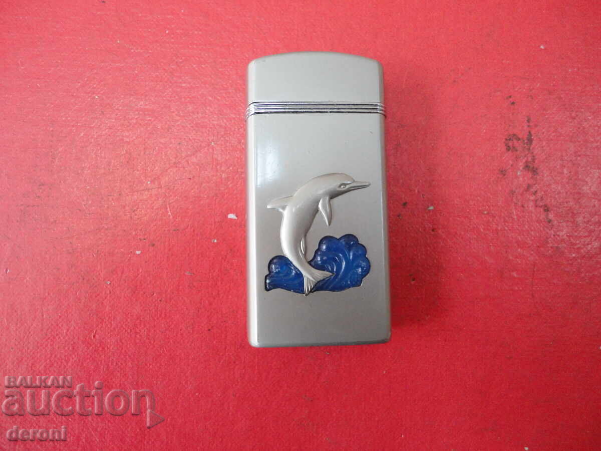 Great lighter with a Dolphin 1 - 7