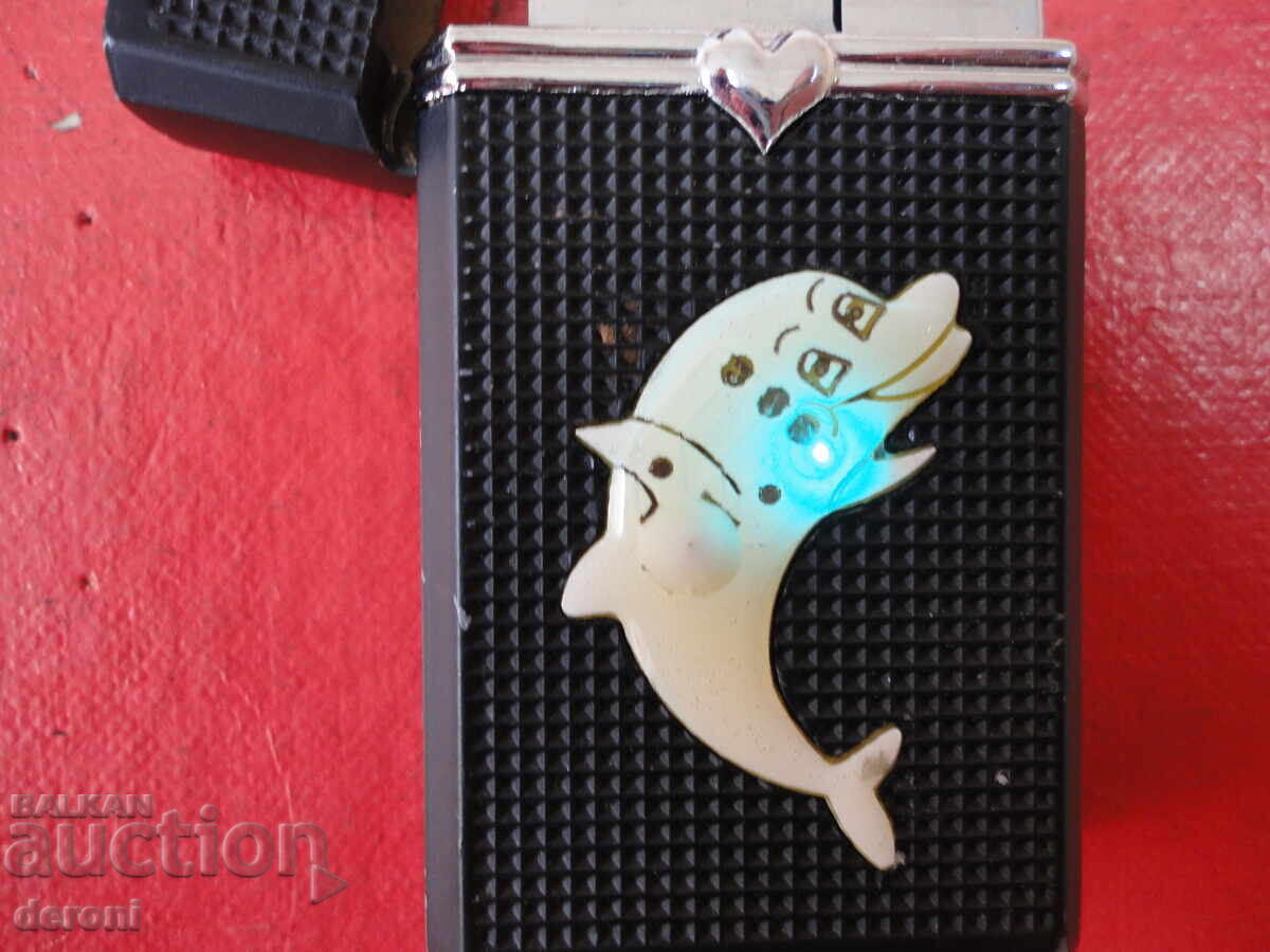 Great lighter with Dolphin 2 - 5