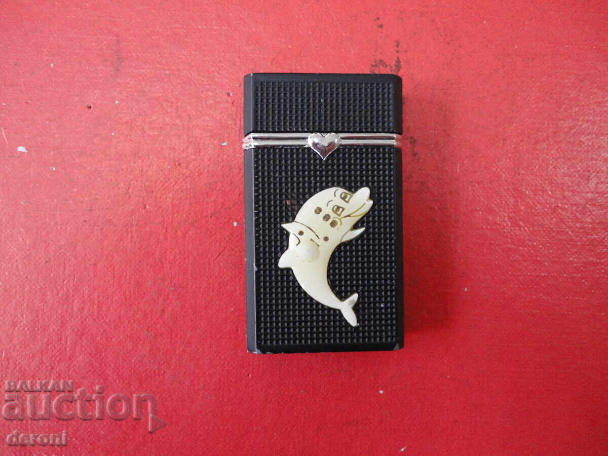 Great lighter with Dolphin 2 - 7