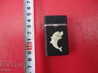 Great lighter with Dolphin 2