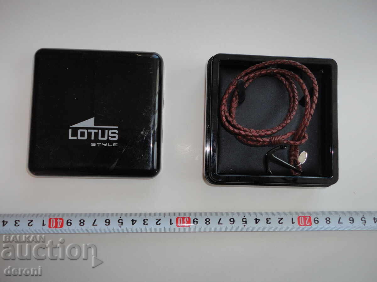 Υπέροχο κολιέ Lotus με τιμή 90.00 BGN | € 46.02 Υπέροχο κολιέ Lotus με τιμή 90.00 BGN | € 46.02
