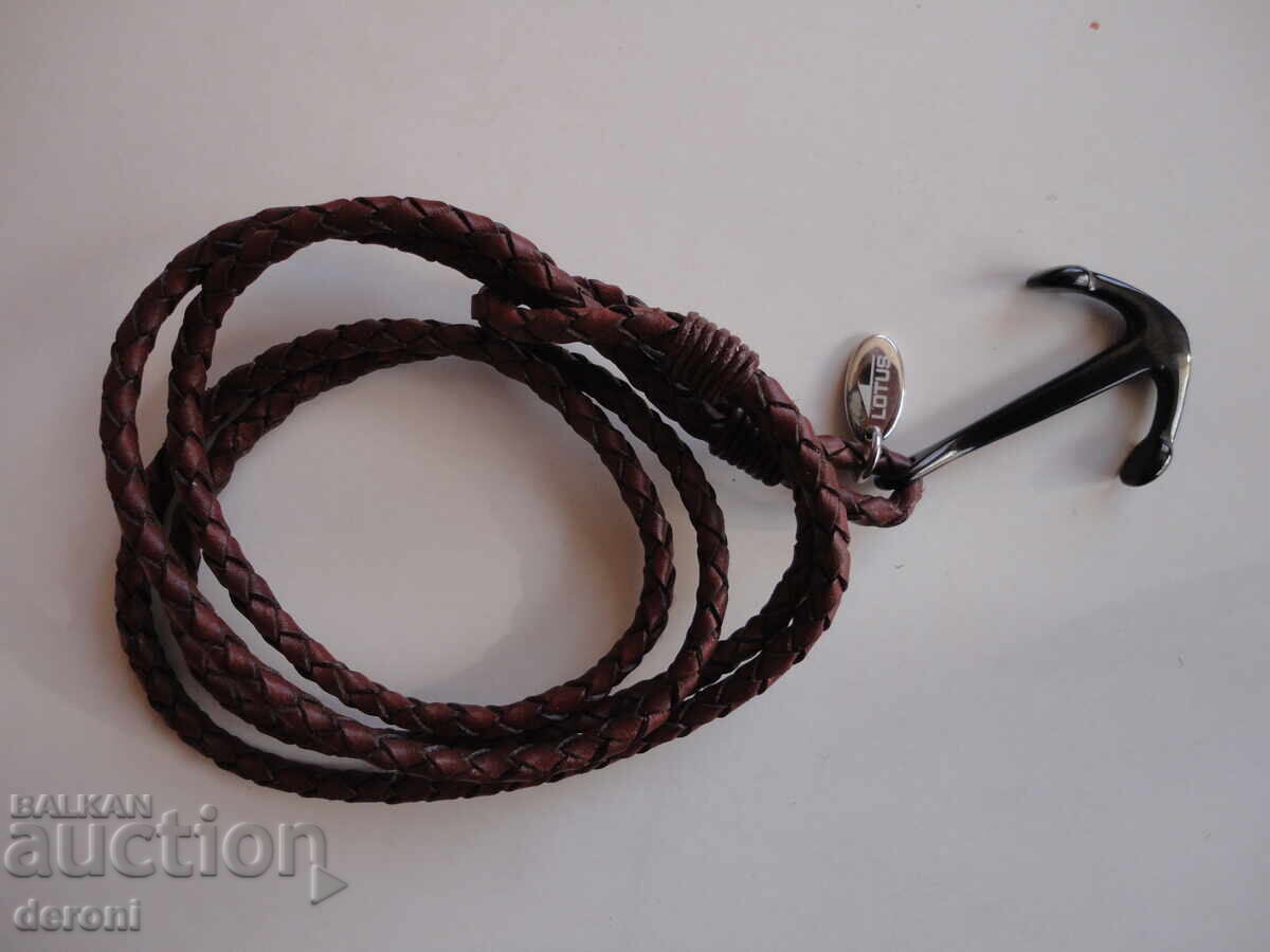 Παράδοση Υπέροχο κολιέ Lotus Παράδοση Υπέροχο κολιέ Lotus