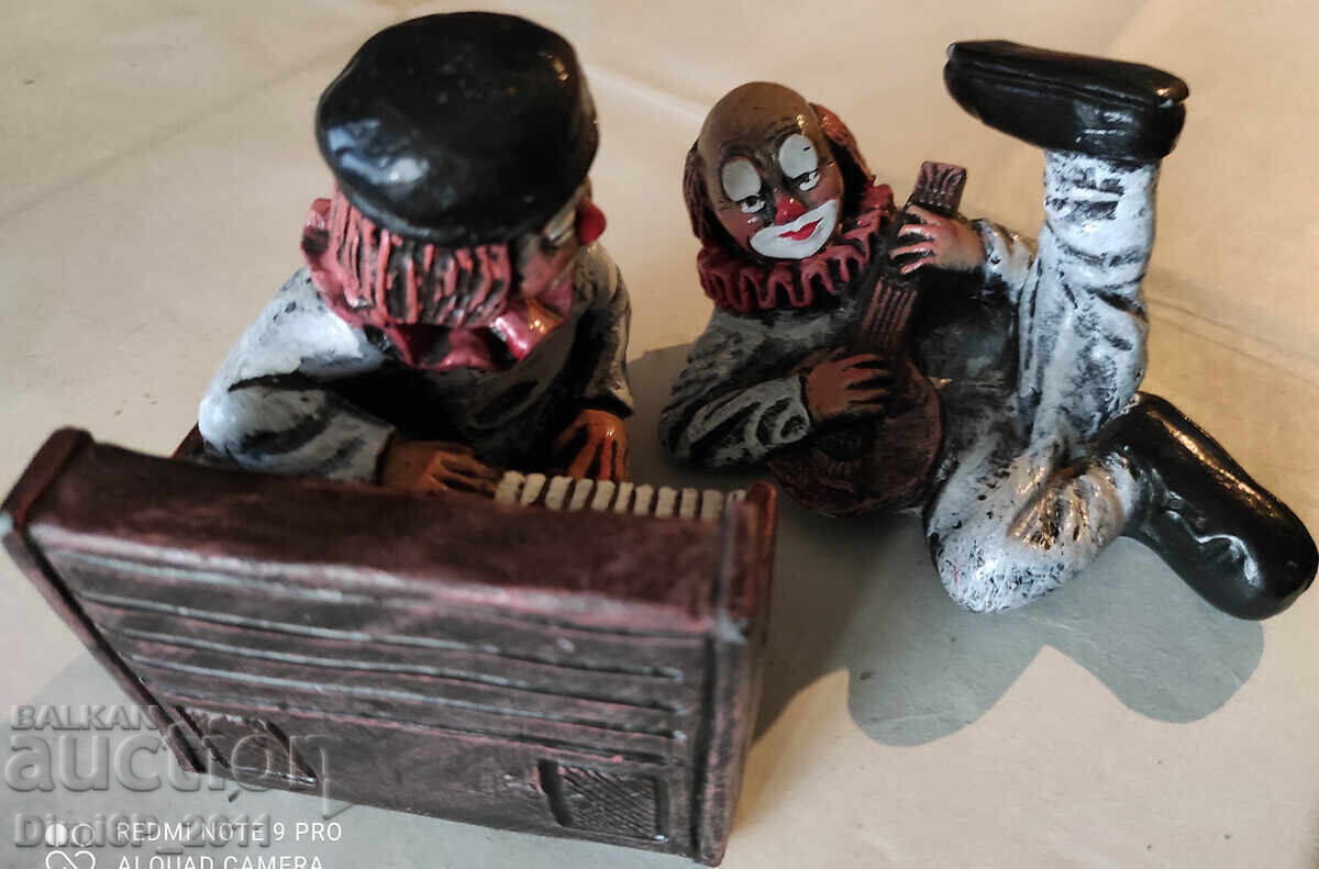 Set of 2 ceramic figurines - musician clowns with price € 24.03 | 47.00 BGN